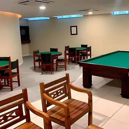 504 Apê Confort na Praia dos Anjos com piscina e lazer-3